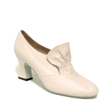 WTD: 230 Touring Co: Fanned Courtesan: Bone Leather | 2.5" Soleil | MED | Suede Sole