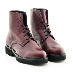 Werner Kerns Paare: Mette Workboot | Tumbled Mahogany Buffalo | Rubber Lugged Sole | MED
