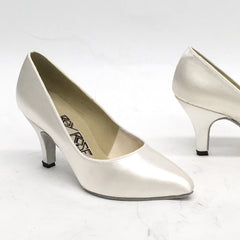 Ray Rose: Bora 107 Non-Elastic Throat Pump: White Satin | 2.5" Slim